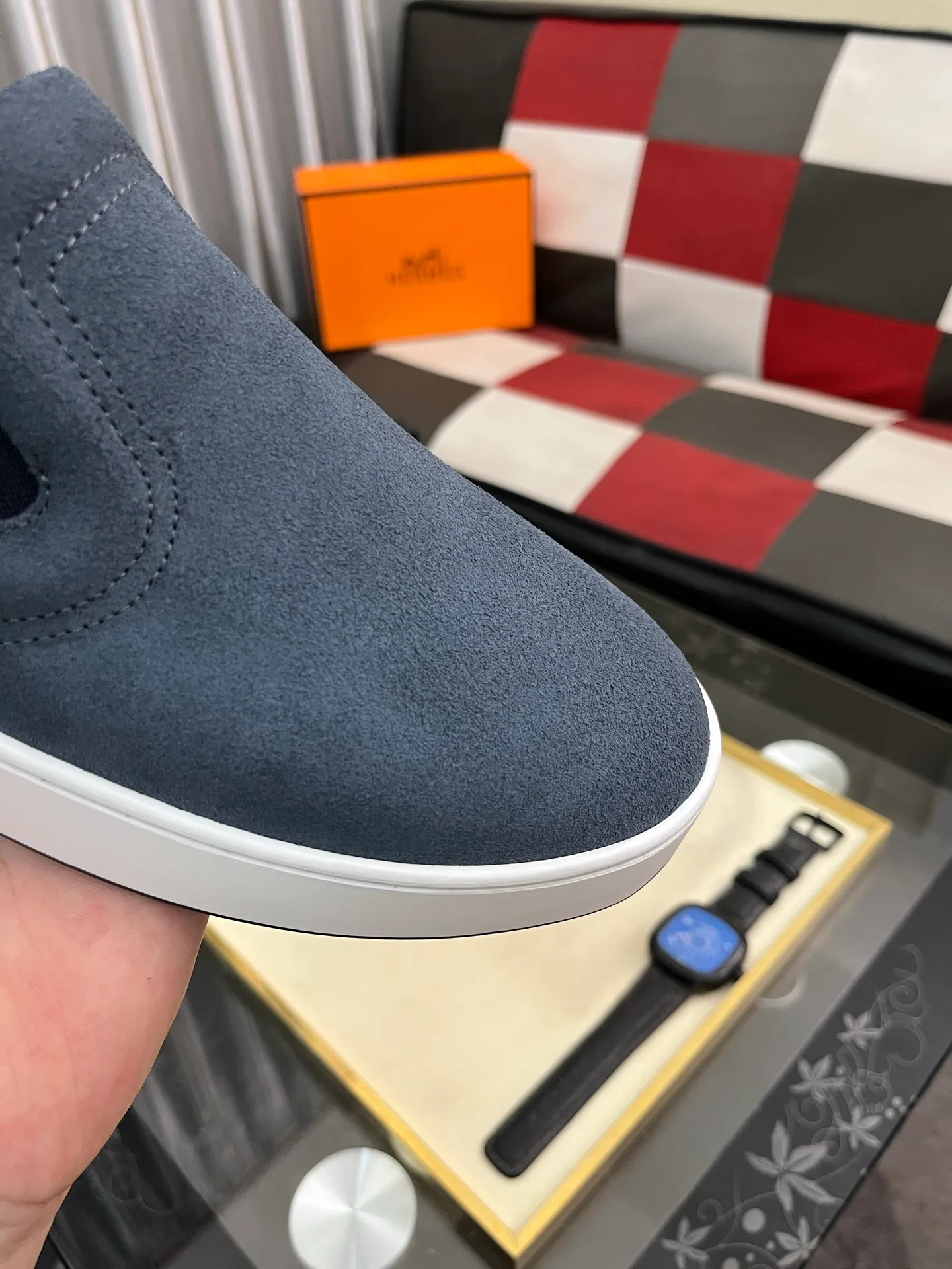 Men's Men's Shoes💰458⌚️⌚️HERMES/Hermès Hugo sneakers are casual men's shoes. These sneakers are made of imported first-layer cowhide leather and breathable mesh design. The contrasting color design creates a dynamic and modern shape. The front end of the toe is decorated with natural-color rubber inlays, making it novel and fashionable. The texture is incomparable, with cowhide lining and cowhide foot pads, the upper foot is comfortable and breathable, and the rubber sole is decorated with geometric patterns and iconic "H" details. A very personal one! Size: 38-44